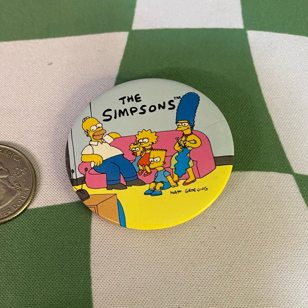 Vintage 80s The Simpsons Family Couch Graphic Enamel Hat Pin Badge Button